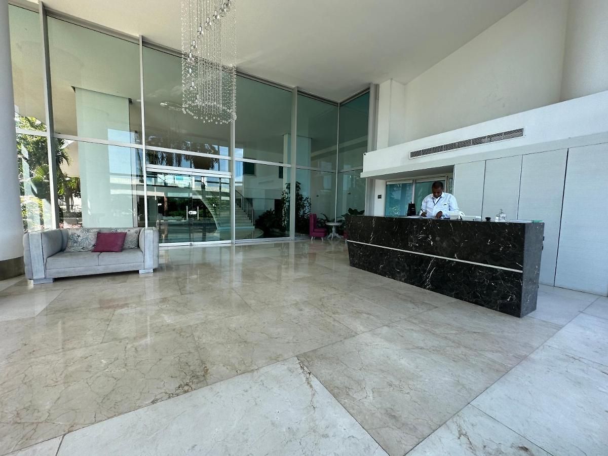 Apartamento 2 Dormitorios. Salida Directa Al Mar. Vista A La Ciénaga